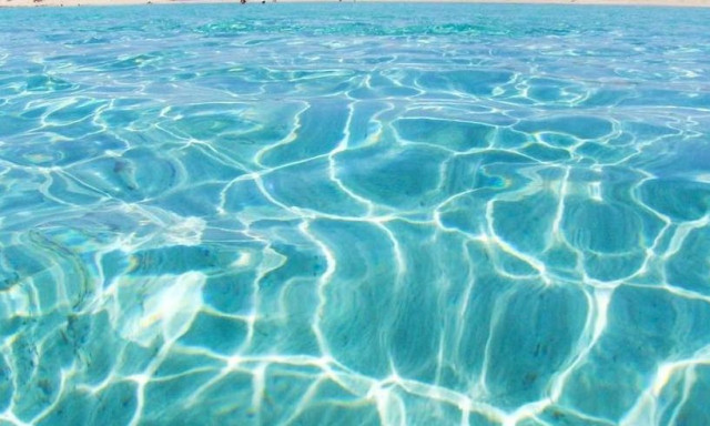 Ελληνική, η καλύτερη παραλία στον κόσμο για το 2025 κατά το TripAdvisor