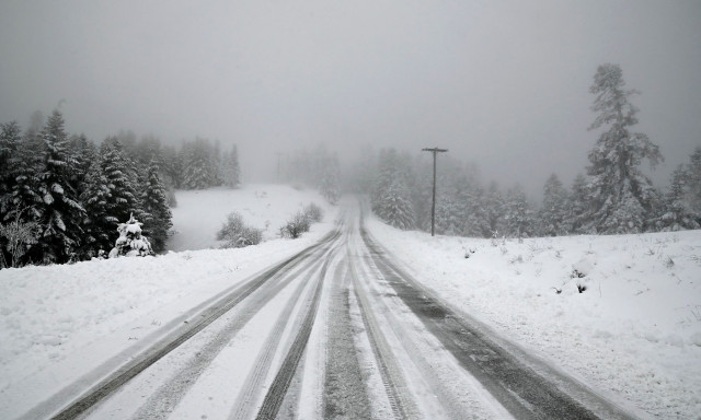 Καιρός: Πλησιάζει τη χώρα το πολικό ψύχος – Ποιες περιοχές και πότε θα «ντυθούν στα λευκά»