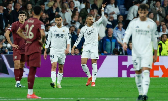 Champions League: Με… σόου Εμπαπέ στους «16» η Ρεάλ, περίπατο η Παρί