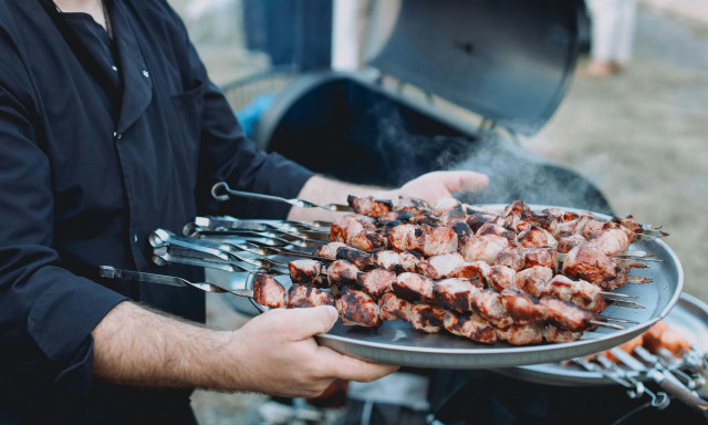 Τσικνοπέμπτη 2026: Πότε είναι φέτος - Η ημερομηνία για την Καθαρά Δευτέρα