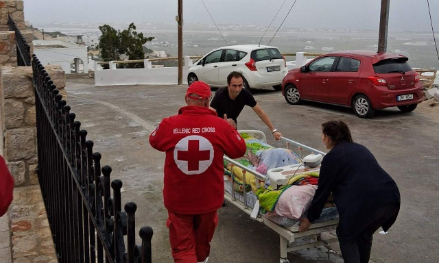 Ο Ελληνικός Ερυθρός Σταυρός πραγματοποίησε άσκηση εκκένωσης στο Γηροκομείο Θήρας