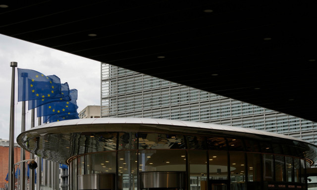 Η ΕΕ αψηφά τον Τραμπ και επιβάλλει πρόστιμο  στην Google 3 δισ. ευρώ