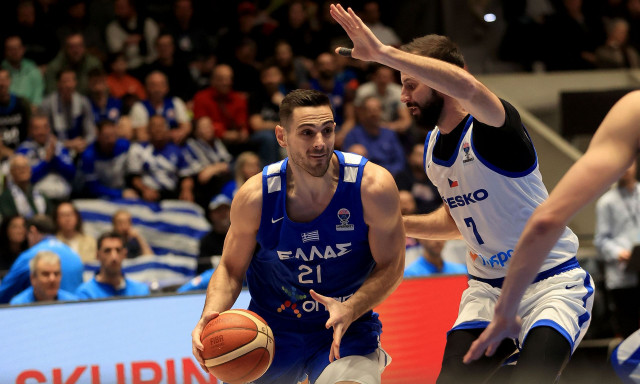 Τσεχία – Ελλάδα 89-93: Τολιόπουλος και Παπαπέτρου έστειλαν την Εθνική στο Eurobasket!