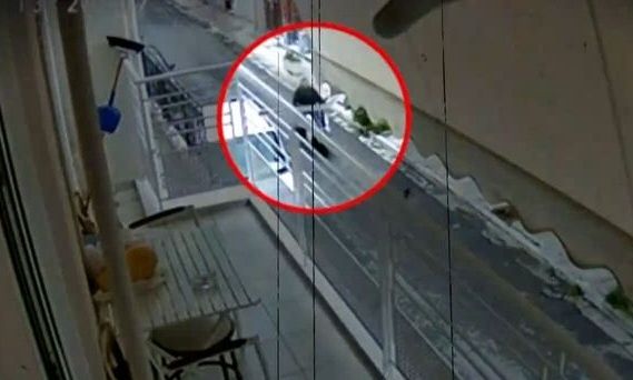 Αιγάλεω: Τρόμος για 11χρονη - Της επιτέθηκε 30χρονος επιδειξίας έξω από το σπίτι της