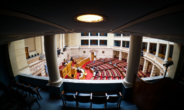 Επικίνδυνα τα σενάρια αποσταθεροποίησης της χώρας και η πολιτική τοξικότητα