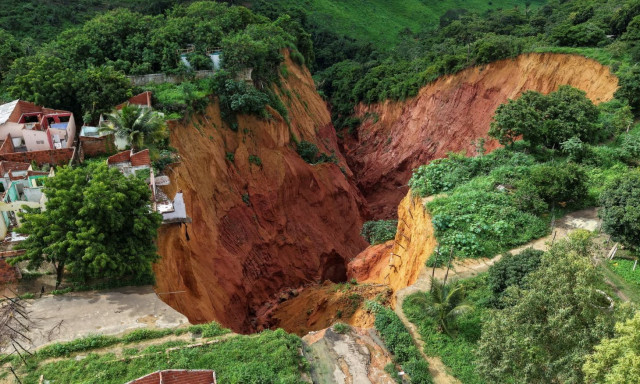 Ανησυχία στη Βραζιλία: Άνοιξε τρύπα στον Αμαζόνιο - Κατάπιε μισή πόλη!