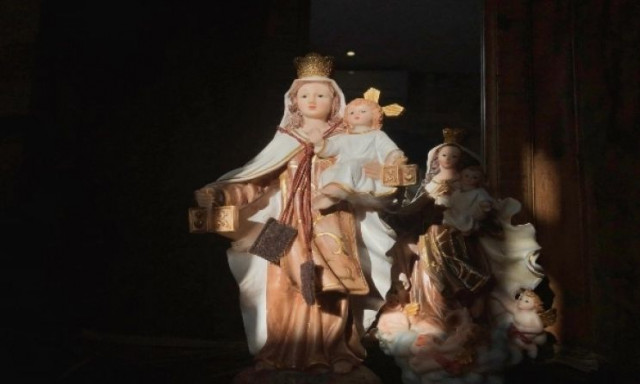 Αποκαλύφθηκε σκάνδαλο πίσω από άγαλμα της Παναγίας: Τα «δάκρυα αίματος» που προσέγγιζαν πιστούς