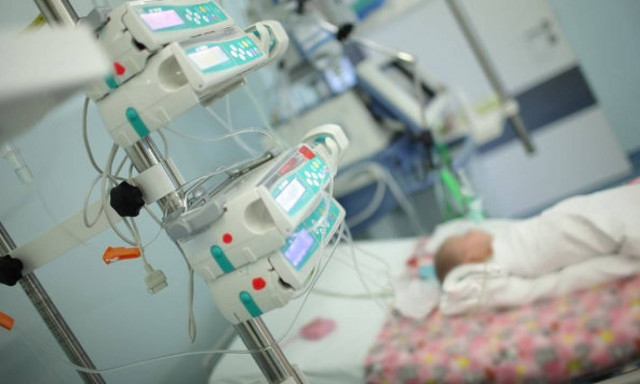 Μαγιορκίνης: Υπάρχει έξαρση μηνιγγίτιδας - Ποιο σύμπτωμα θέλει προσοχή