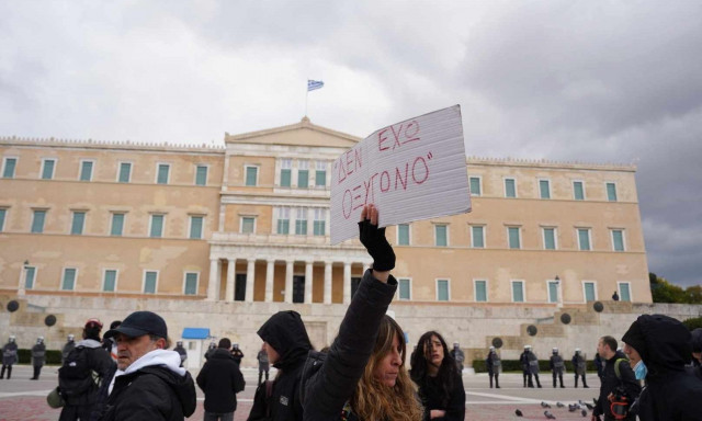 Τέμπη: Φοιτητές στον τόπο της τραγωδίας - Συγκεντρώσεις σε Αθήνα και Θεσσαλονίκη