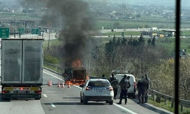 Πυρκαγιά σε εν κινήσει όχημα στην Εθνική Οδό Αθηνών – Θεσσαλονίκης