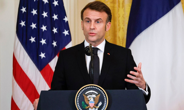 Αγώνας δρόμου για τον Mακρόν: Το «ραντεβού» με τον Όρμπαν και το διάγγελμα στο έθνος