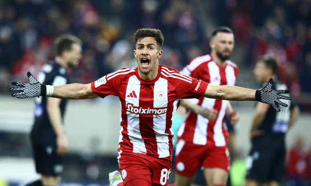 Ολυμπιακός - ΠΑΟΚ: Ο Κωστούλας αρχίζει να γράφει το όνομά του στα βιβλία της «ερυθρόλευκης» ιστορίας