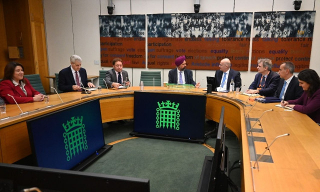 Συναντήσεις Δένδια στο Ηνωμένο Βασίλειο: Η ασφάλεια της νοτιοανατολικής Μεσογείου επί τάπητος