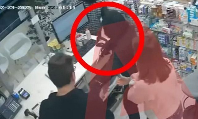 Κερατσίνι: Βίντεο από τη ληστεία σε φαρμακείο – Απείλησαν τους υπαλλήλους και άδειασαν το ταμείο