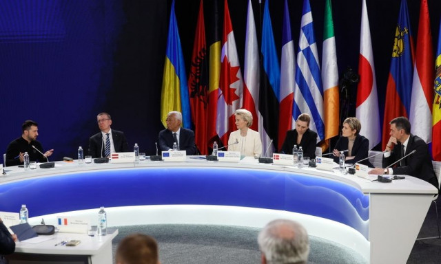 Πράσινο φως από φον ντερ Λάιεν για ένταξη της Ουκρανίας στην ΕΕ