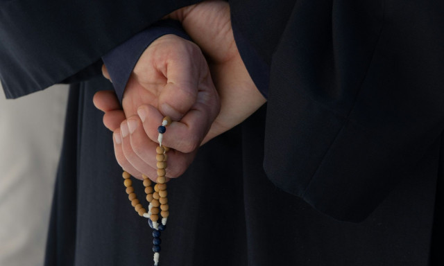 Θεσσαλονίκη: Απαγορεύτηκε η ιεροπραξία στον ιερέα που καταγγέλθηκε για σεξουαλική παρενόχληση