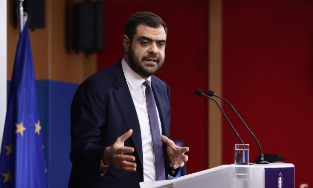 Μαρινάκης: «Ασάφεια στρατηγικής και πολιτική διπλής βάρκας» από το ΠΑΣΟΚ – Αυτοαναφορικός ο Τσίπρας