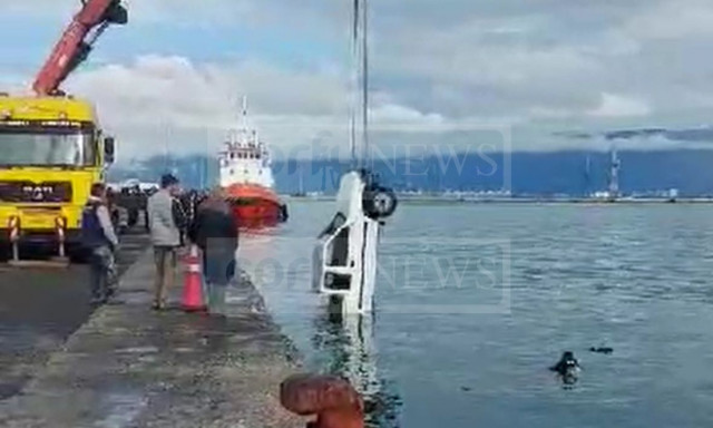 Κέρκυρα: Αυτοκίνητο έπεσε στη θάλασσα - Ο οδηγός σώθηκε από θαύμα