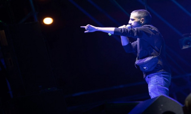 Ο ΛΕΞ διέγραψε ξανά όλες τις αναρτήσεις του από το Instagram και έβαλε «φωτιά» στις φήμες