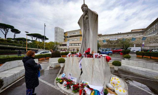 Πάπας Φραγκίσκος: Η αξονική θα δείξει αν «κερδίζει» τη μάχη για τη διπλή πνευμονία
