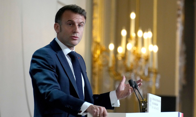 Μακρόν: «Εάν κάποιος παίζει με τον Τρίτο Παγκόσμιο Πόλεμο, αυτός είναι ο Βλαντίμιρ Πούτιν»