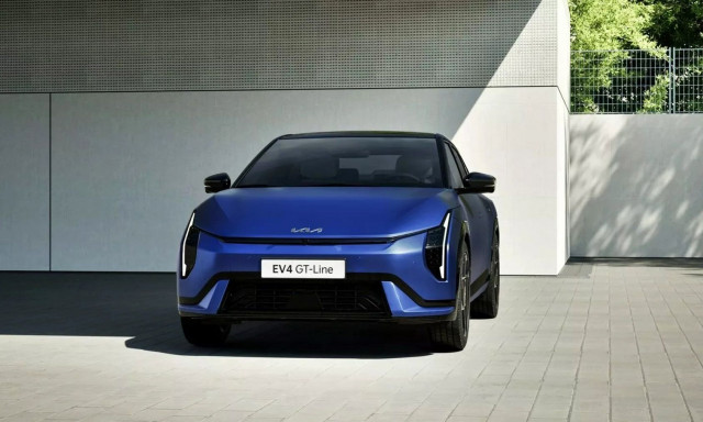 To Kia EV4 θα έχει «χειροκίνητο» κιβώτιο ταχυτήτων