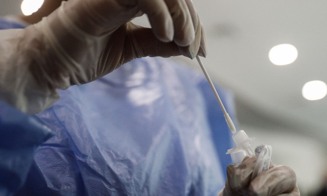 ΕΟΔΥ: Τέσσερις θάνατοι από γρίπη – Εφτά από Covid-19 την τελευταία εβδομάδα