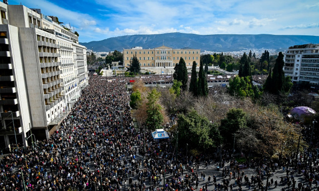 Συλλαλητήριο για τα Τέμπη: Ποιοι δρόμοι κλείνουν, πώς θα κινηθούν τα ΜΜΜ - Πώς θα πατε στη πορεία