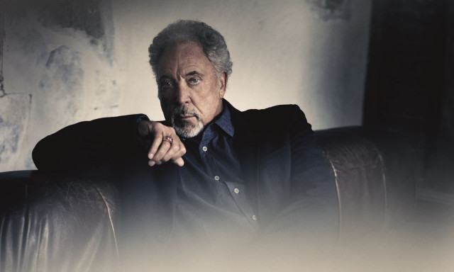 Τομ Τζόουνς: Εξαντλούνται τα εισιτήρια της πρώτης συναυλίας του στην Αθήνα