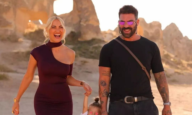 Δημήτρης Αλεξάνδρου: Η βιντεοκλήση με την Ιωάννα Τούνη και τον γιο του