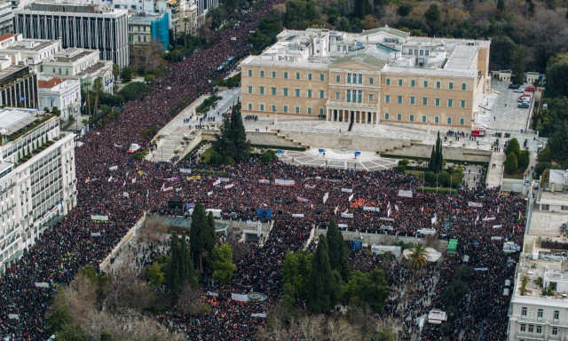 Δημοσκόπηση ProRata: Δικαιοσύνη και τιμωρία των ενόχων για τα Τέμπη ζητά το 76% των διαδηλωτών