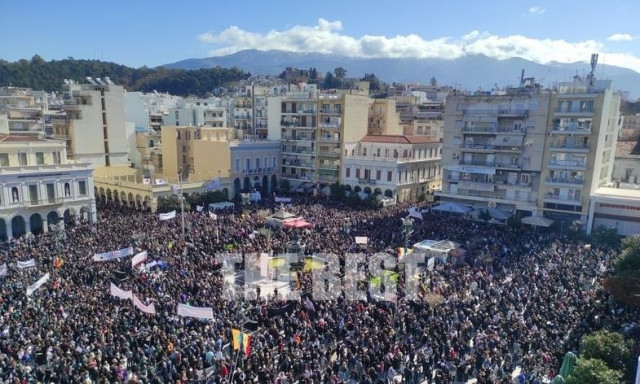Τέμπη: Χιλιάδες πολίτες ζητούν «οξυγόνο» στην Πάτρα - Δείτε φωτογραφίες και βίντεο