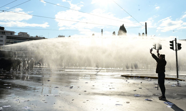 Συγκέντρωση για τα Τέμπη - Δημογλίδου για νερό σε διαδηλωτές: Ήταν το ηπιότερο μέσο