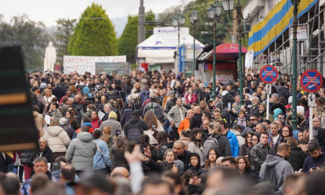 Τέμπη: «Δεν έχω οξυγόνο, μαμά» - Ανθρώπινο «ποτάμι» σε όλη την Αθήνα για τις 57 ψυχές