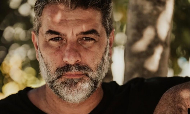 Βασίλης Μπισμπίκης: Η ανάρτηση με τον γιο του για την δεύτερη επέτειο της τραγωδίας των Τεμπών