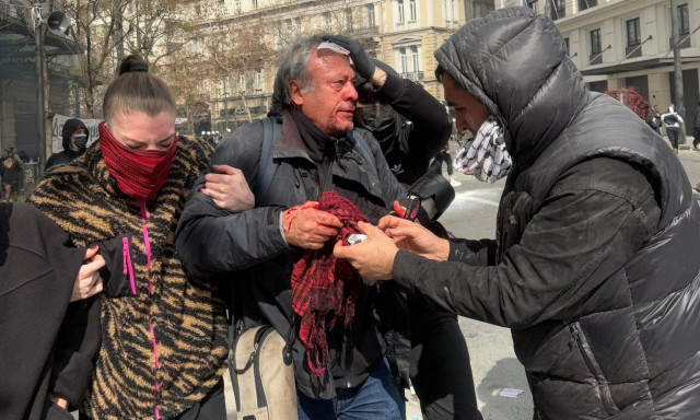 Επεισόδια στο κέντρο της Αθήνας: Τραυματίστηκε ο φωτορεπόρτερ Ορέστης Παναγιώτου