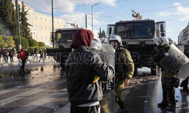 Άνοιξαν Πανεπιστημίου, Βασιλίσσης Σοφίας, Σταδίου και Πειραιώς - Απομακρύνθηκαν τα οδοφράγματα