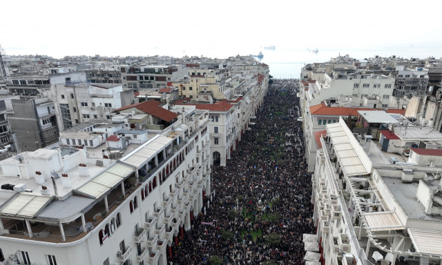 Σερβία: Οι φοιτητές στο Βελιγράδι τίμησαν τα 57 θύματα της τραγωδίας στα Τέμπη