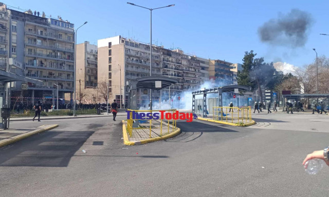 Θεσσαλονίκη: Σοβαρά επεισόδια μετά την πορεία για τα Τέμπη