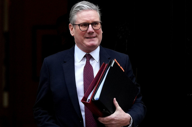 Ο Στάρμερ απορρίπτει καλέσματα για την ακύρωση της πρόσκλησης επίσημης επίσκεψης του Ντόναλντ Τραμπ