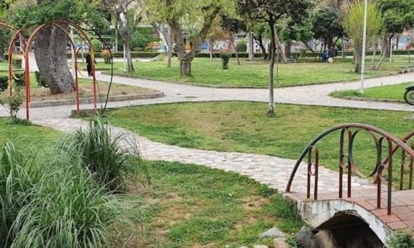 Το μικρότερο πάρκο στον κόσμο είναι στην Ιαπωνία: Μετά βίας χωράνε και τα δύο σου πόδια