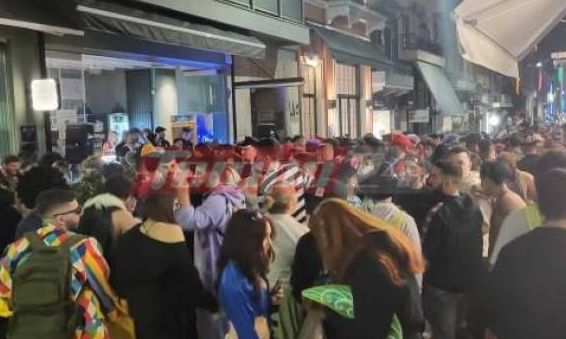 Πατρινό Καρναβάλι: Γλέντι μέχρι τα ξημερώματα - Οι στολές που ξεχώρισαν