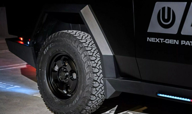 Το Tesla Cybertruck τώρα και περιπολικό
