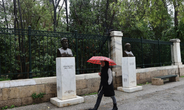 Καιρός: Ισχυρός αντικυκλώνας φτάνει στην Ευρώπη - Τι φέρνει τις επόμενες ώρες στην Ελλάδα