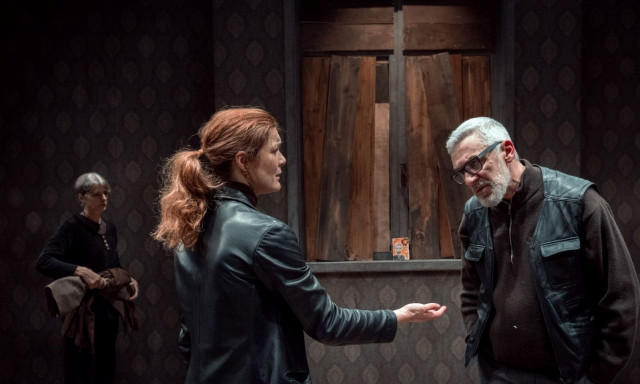 Θέατρο της Οδού Κυκλάδων: Συνεχίζεται η συγκλονιστική παράσταση «Η Ράβδος»