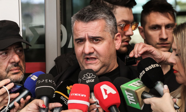 Δημήτρης Πλακιάς για Χρήστο Τριαντόπουλο: «Όπως πέταξες τα παιδιά μου, θα σε πετάξουμε εμείς τώρα»