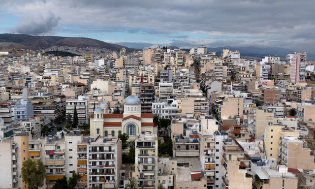 ΕΝΦΙΑ 2025: Έτοιμα τα «ραβασάκια» - Ποιοι δικαιούνται έκπτωση