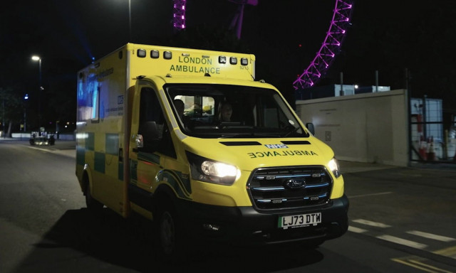 Ford Pro: Ηλεκτρικό ασθενοφόρο υποστηρίζει το παραϊατρικό προσωπικό του Λονδίνου
