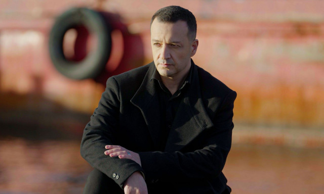 Δυναμική επιστροφή για τον Κωνσταντίνο Μάμαλη με το τραγούδι «Τι μου έχεις κάνει»