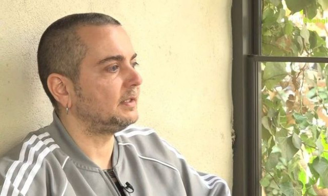 Γιος θύματος των Τεμπών: «Δεν αποχαιρέτησα τη μαμά μου - Παρέλαβα ένα κλειστό φέρετρο»